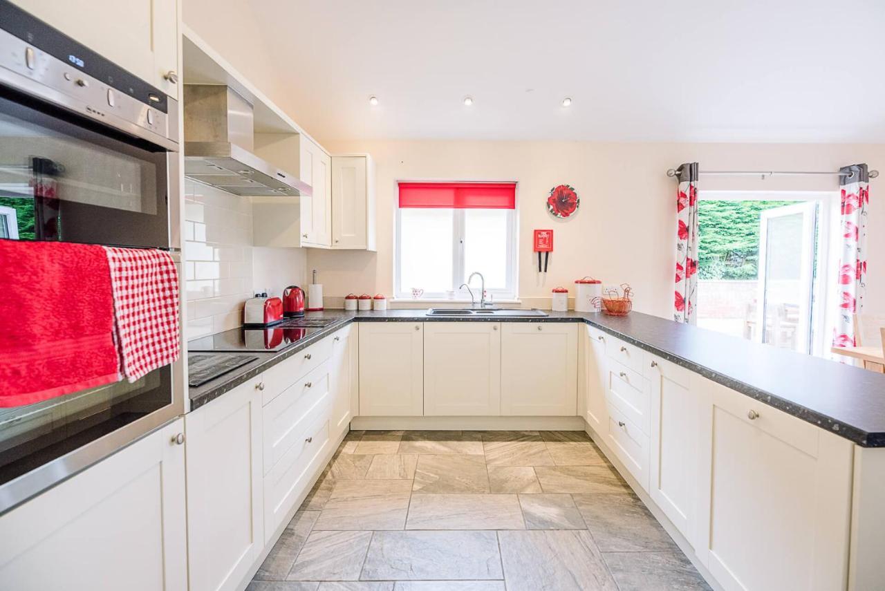 Grove Farm Bungalow With Swimming Pool, Dallinghoo Woodbridge Exterior photo